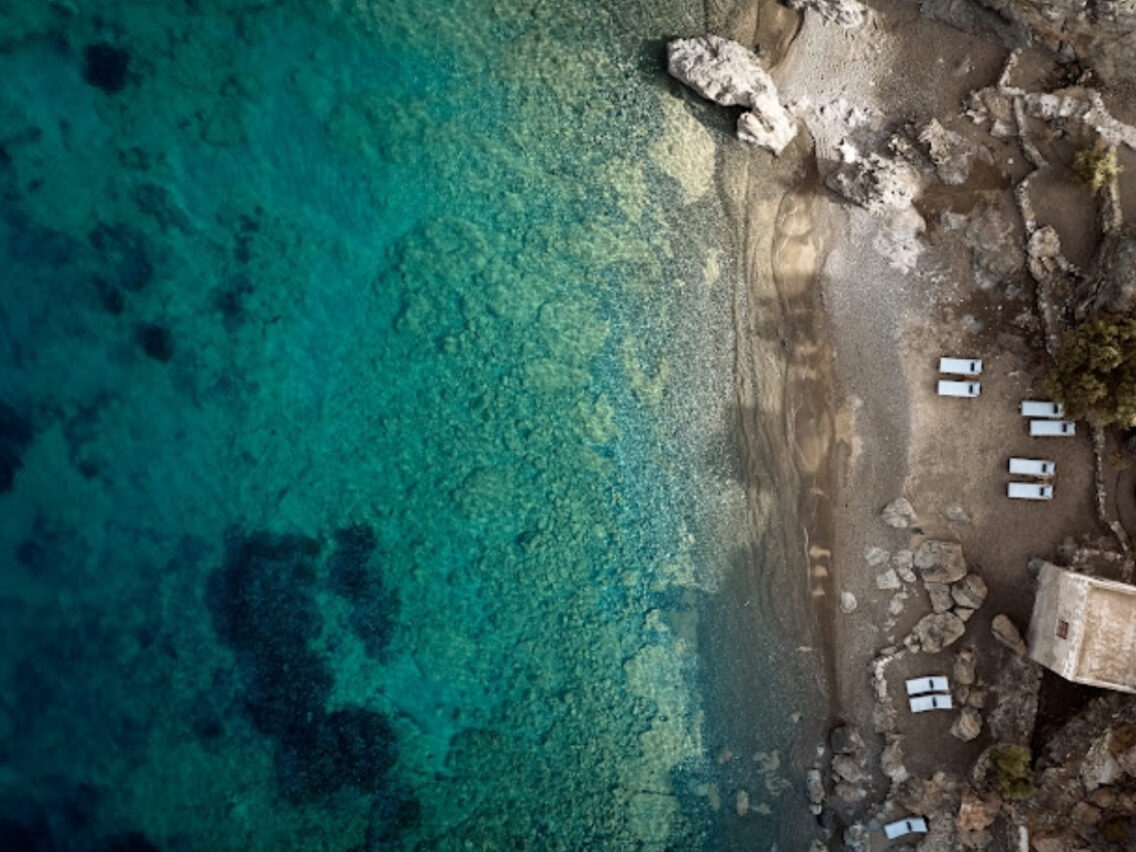 Τα 15 πιο ψαγμένα beachfront hotels για να ξυπνάς και να κοιμάσαι με τον ήχο της θάλασσας…