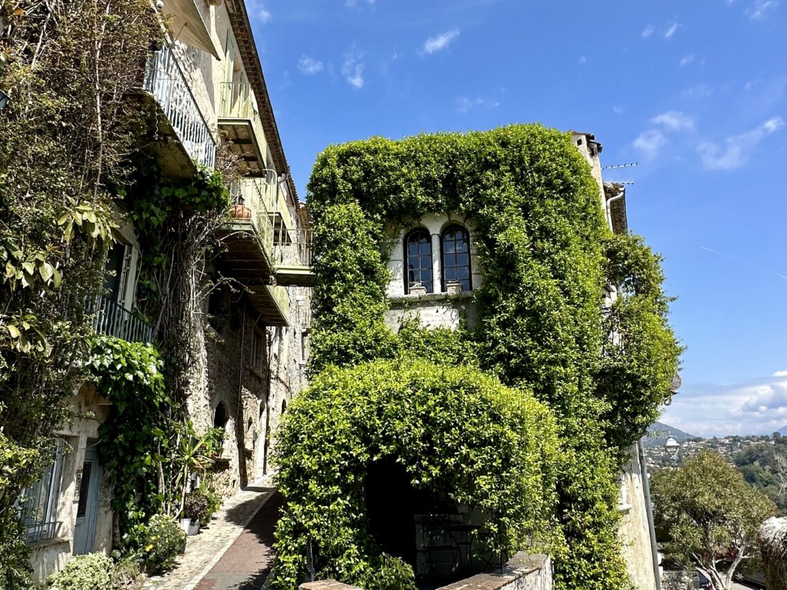 Saint-Paul-de-Vence : To κουκλίστικο χωριό της Προβηγκίας που μοιάζει σαν πίνακας ζωγραφικής…