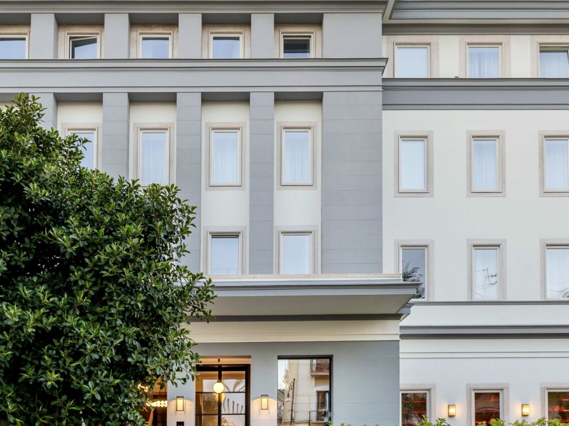 Αυτό είναι το ξενοδοχείο που θα σας κάνει να… μείνετε στην Πομπηία!