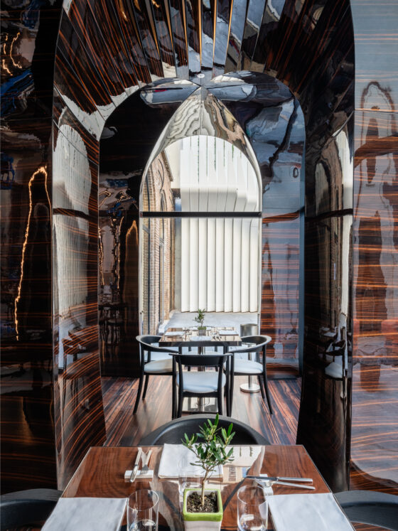 ROMEO Roma! Το πολυτελές ξενοδοχείο που σχεδίασε η Zaha Hadid μόλις άνοιξε και φέρει τη γευστική υπογραφή του Alain Ducasse!