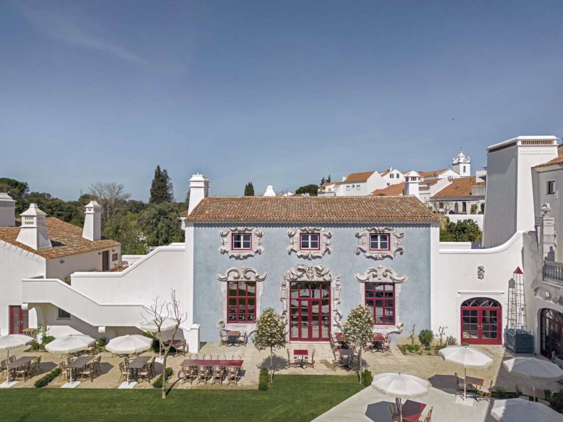 Vermelho: Αυτό είναι το μυστικό ξενοδοχείο του Christian Louboutin σε ένα άγνωστο χωριό της Πορτογαλίας!