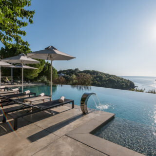 Όταν οι σπουδαιότεροι οίκοι μόδας κατακτούν την… πασαρέλα του luxury τουρισμού!