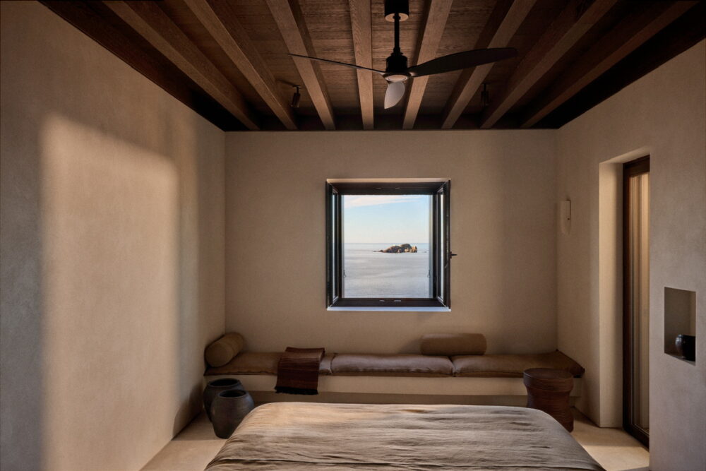 Luura Paros Cliff: Το νέο adults-only καταφύγιο στην Πάρο που όλοι θα συζητούν, ανοίγει τον Μάιο!