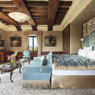 Το θρυλικό Poseidonion Grand Hotel στις Σπέτσες επιστρέφει τη νέα σεζόν προσφέροντας μια άκρως ανανεωμένη εμπειρία φιλοξενίας!