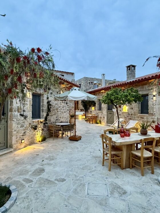 St. Ten Stone Build Village: Στην Κρήτη, εκεί όπου οι διακοπές μοιάζουν με επιστροφή στο σπίτι!